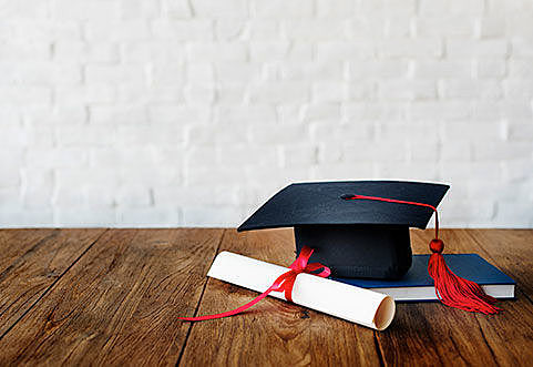 The Higher Your Education the Higher Risk of Having This Eye Condition