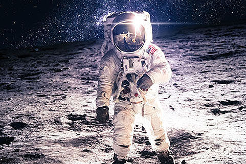 How lighting was used to debunk the Apollo 11 hoax theory