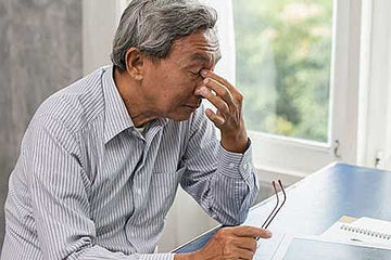 Elderly at risk due to long NHS cataract operation delays